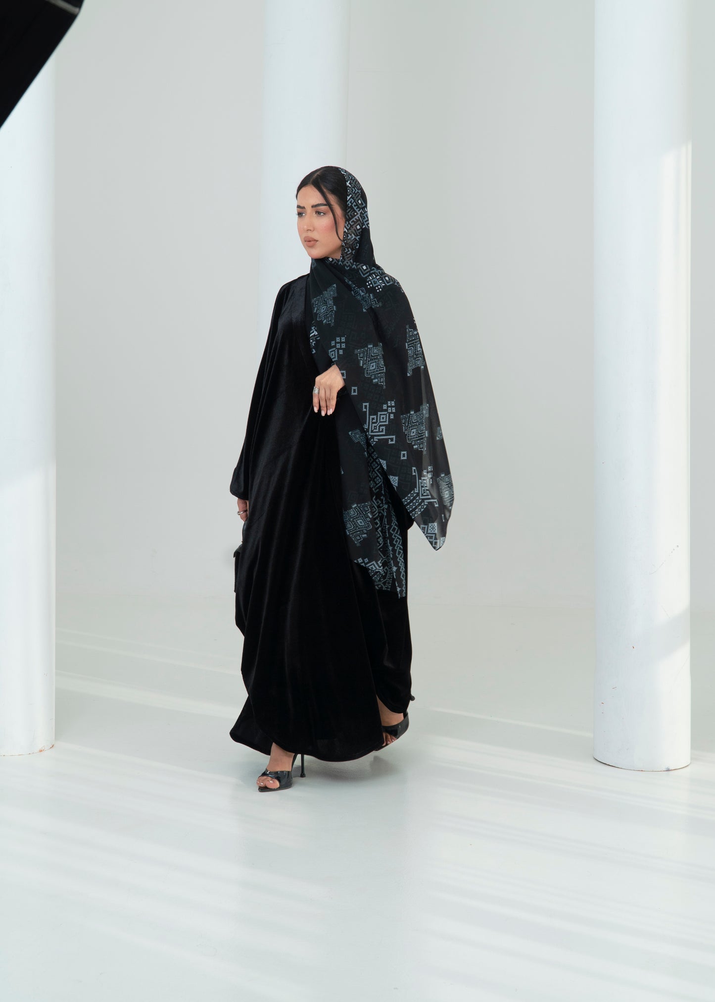 LS193 Black Bisht Cut velvet Summer Abaya (Copy)