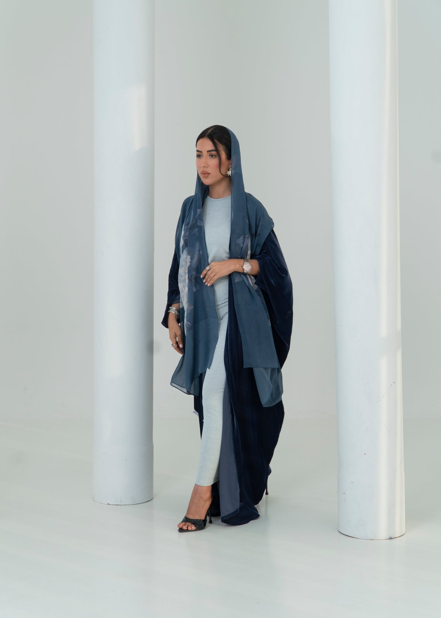 LS199 navy Bisht Cut Summer velvet Abaya