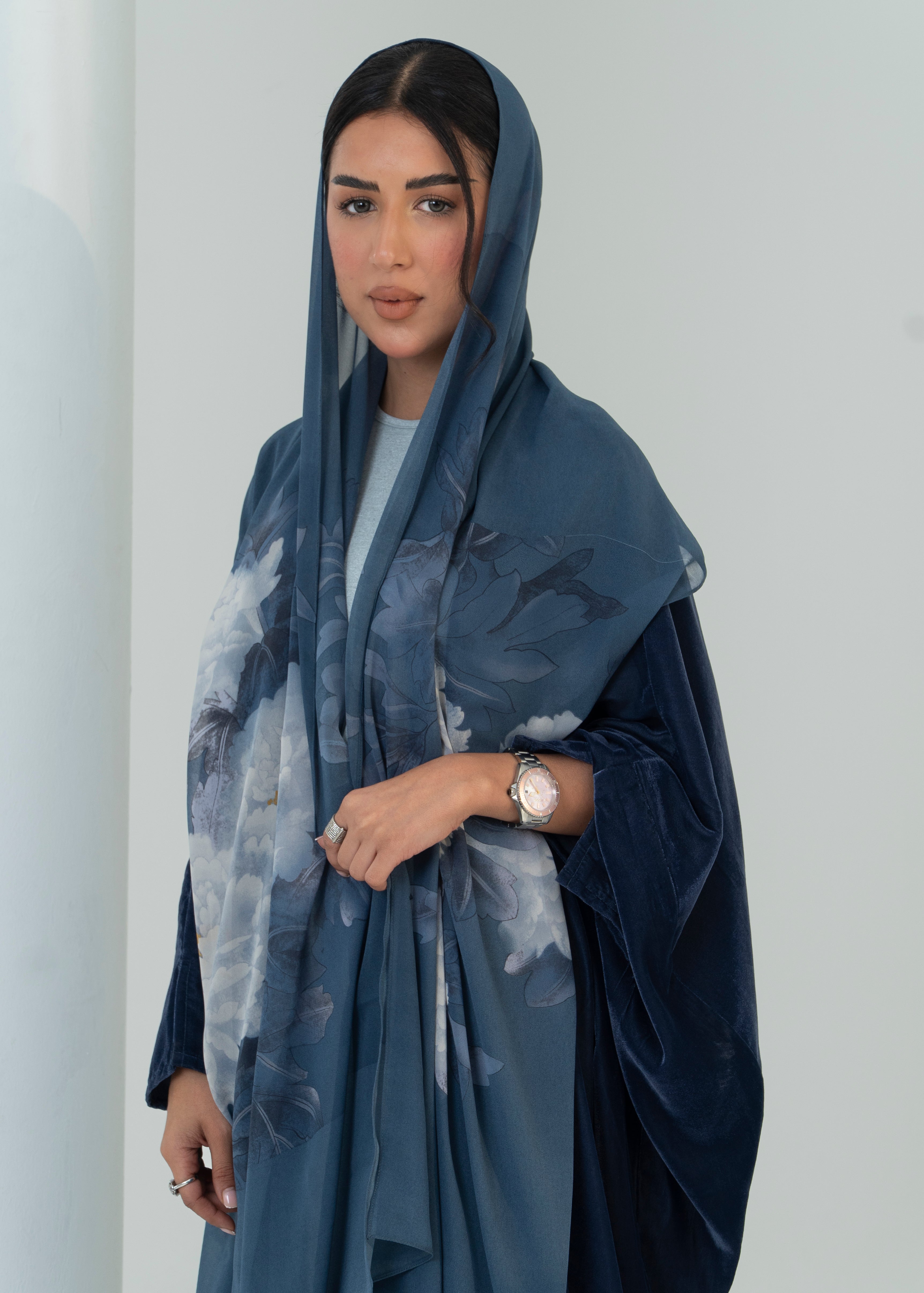 LS199 navy Bisht Cut Summer velvet Abaya