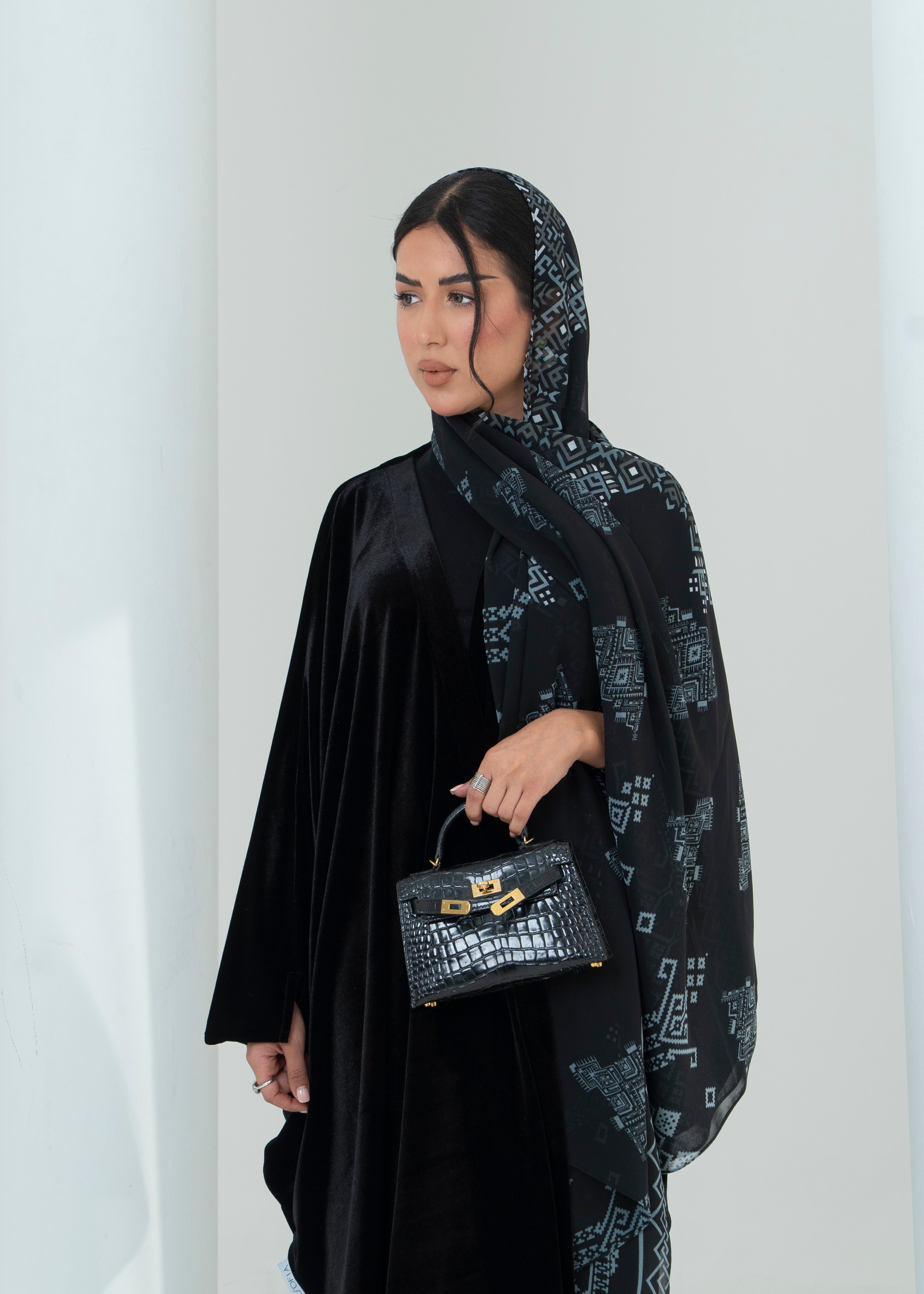 LS193 Black Bisht Cut velvet Summer Abaya (Copy)
