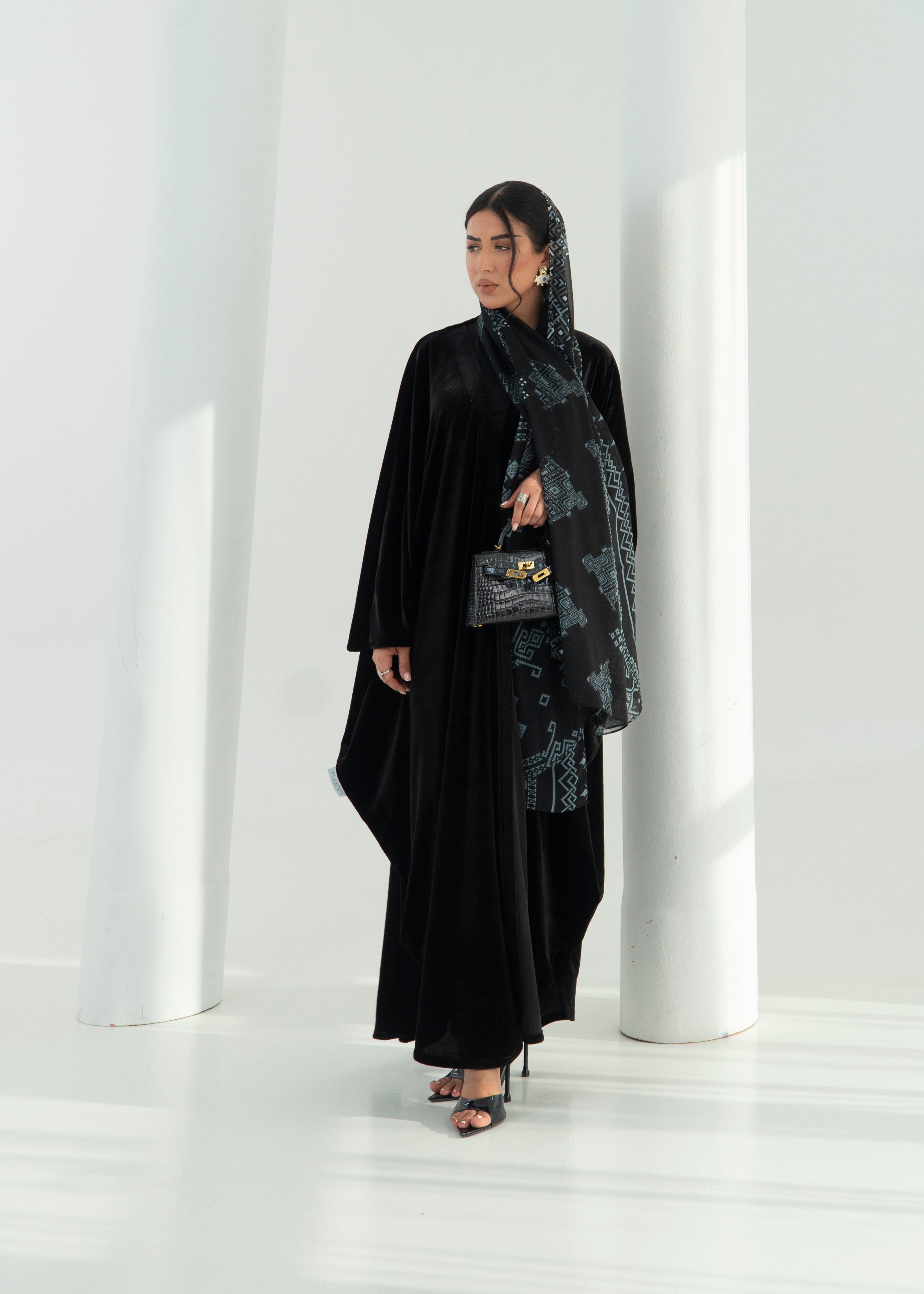 LS193 Black Bisht Cut velvet Summer Abaya (Copy)