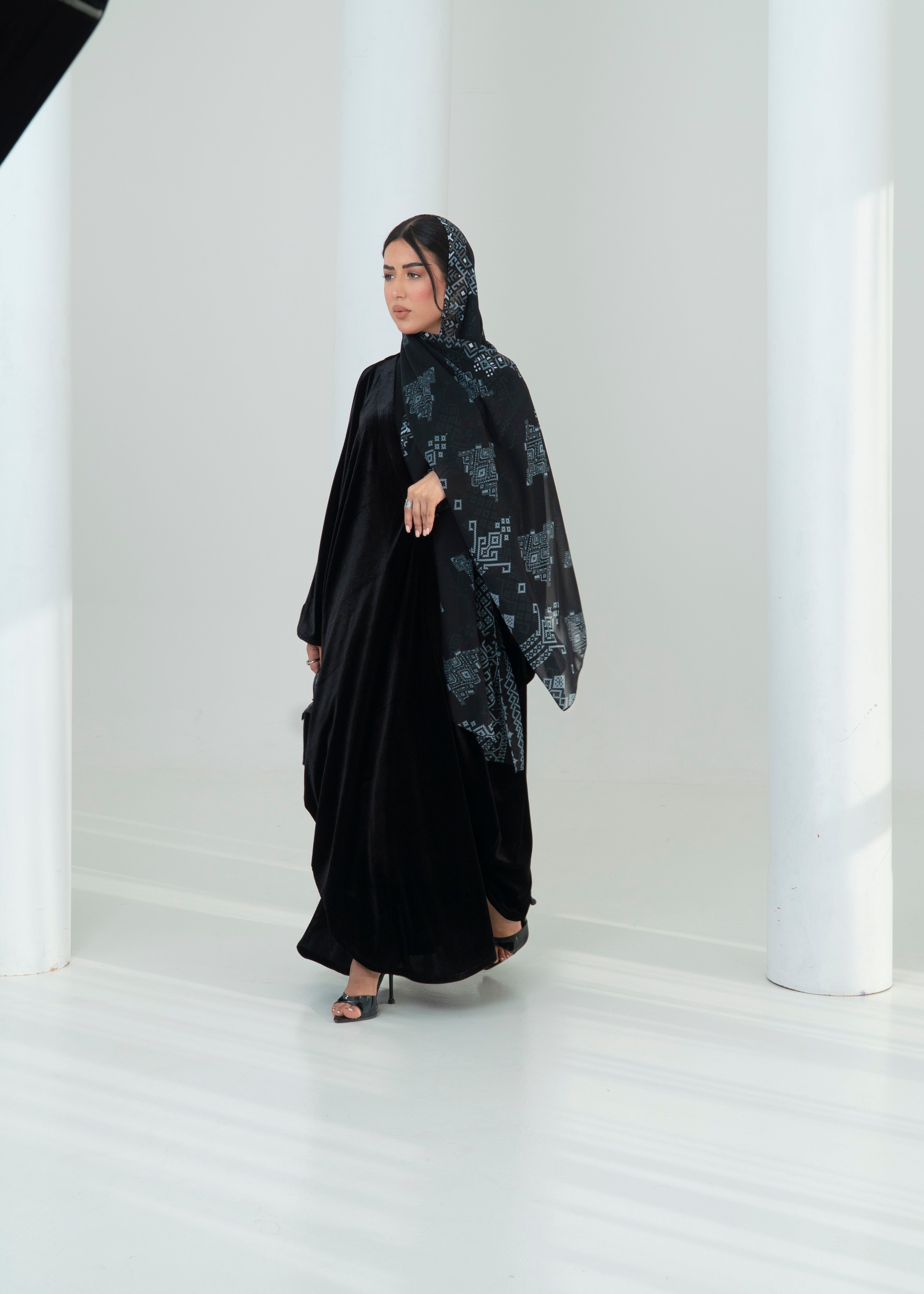 LS193 Black Bisht Cut velvet Summer Abaya (Copy)