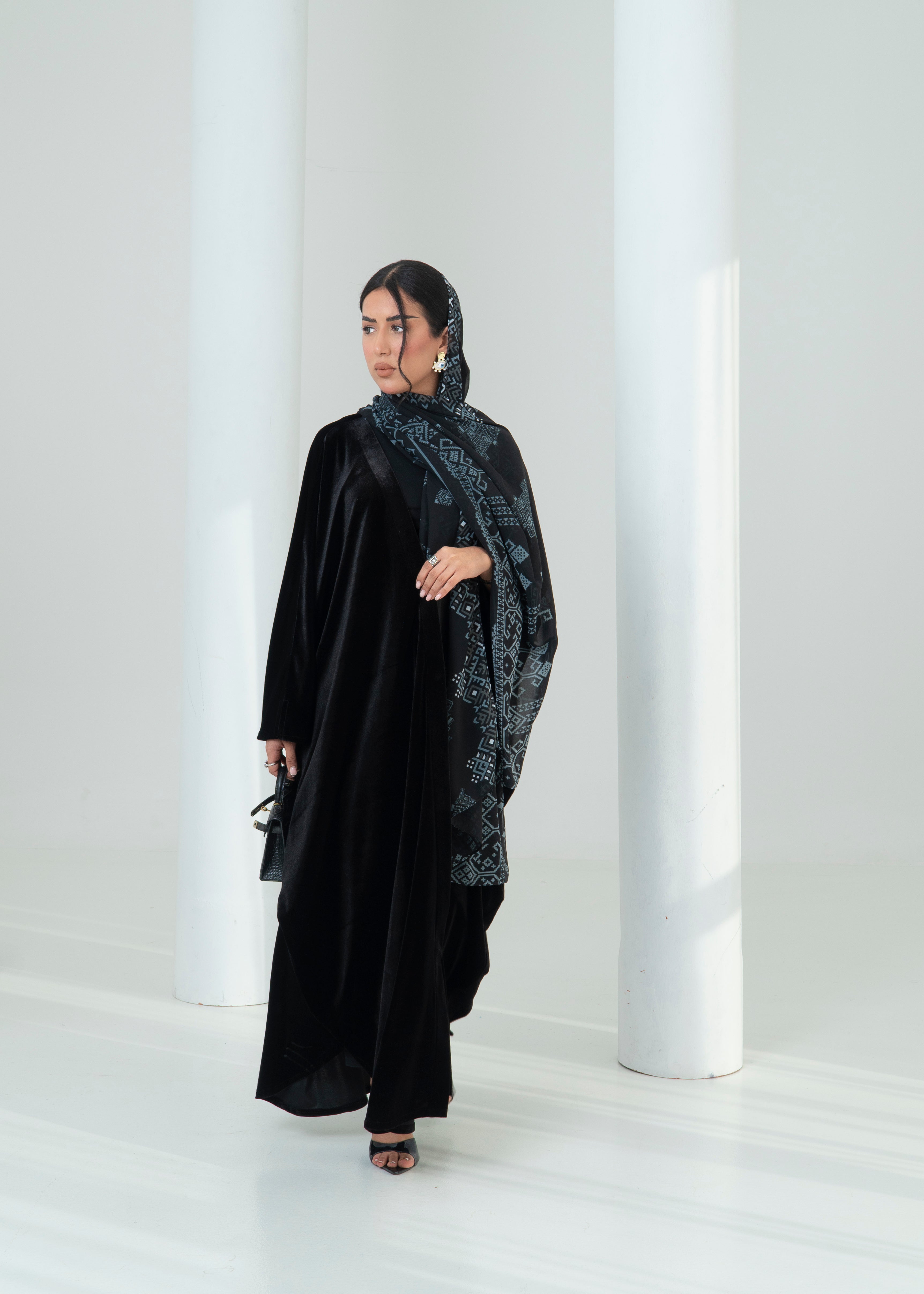 LS193 Black Bisht Cut velvet Summer Abaya (Copy)