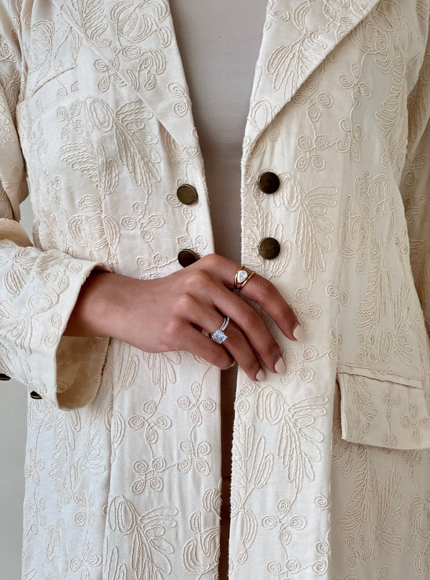 LS173 Beige Acut Modest Abaya